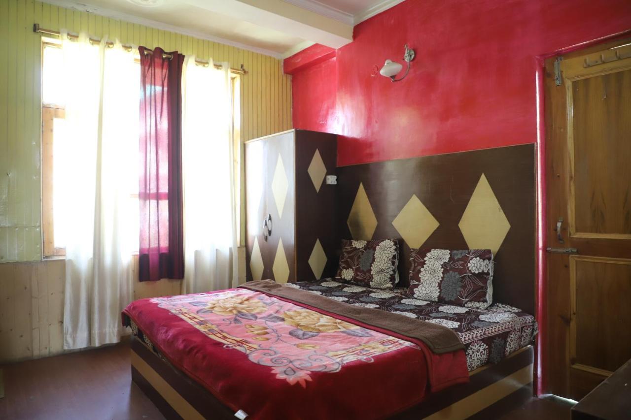 Indian Backpackers Hostel Manāli Exteriör bild
