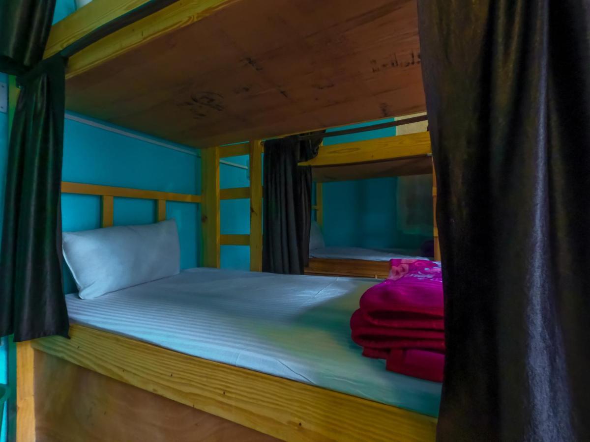 Indian Backpackers Hostel Manāli Exteriör bild