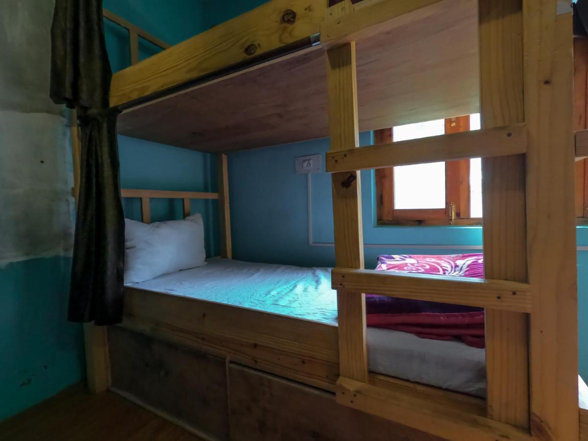 Indian Backpackers Hostel Manāli Exteriör bild