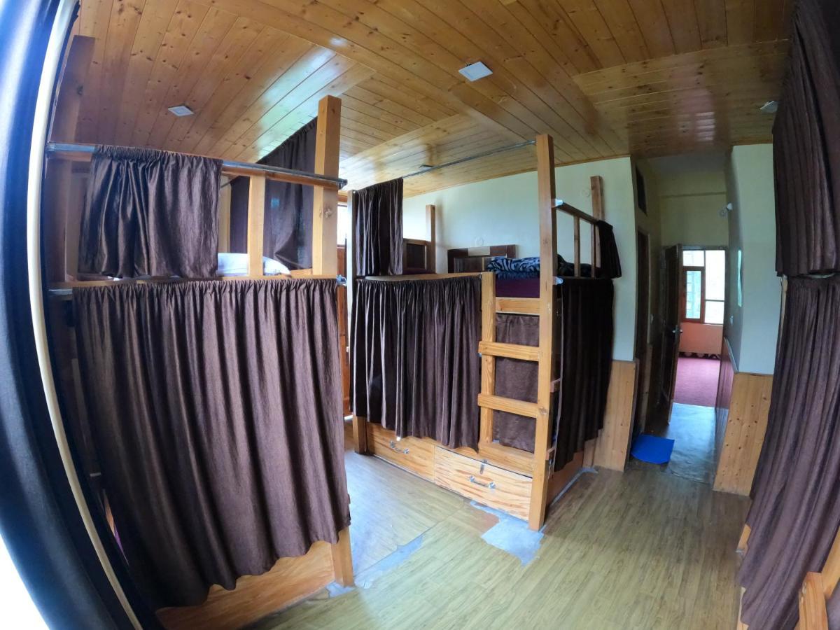 Indian Backpackers Hostel Manāli Exteriör bild